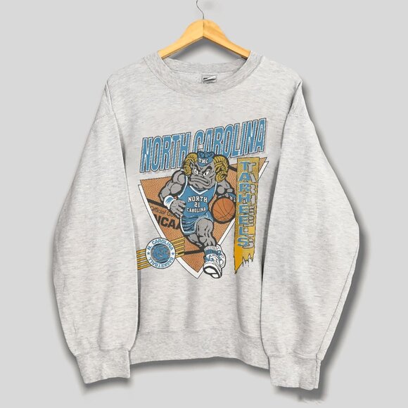 90s North Carolina Tar Heels Basketball Sweatshirt, University of North Carolina - Picture 1 of 2